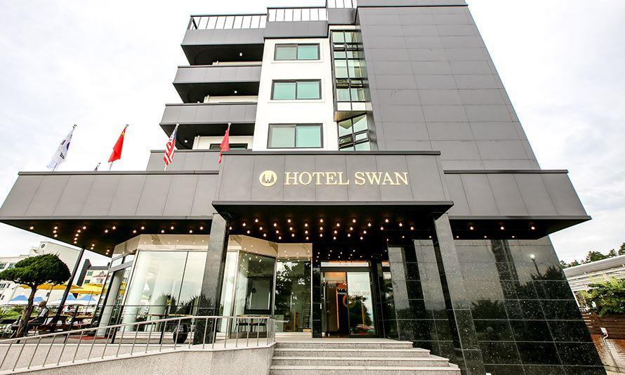 Hotel Swan Каннин Екстер'єр фото